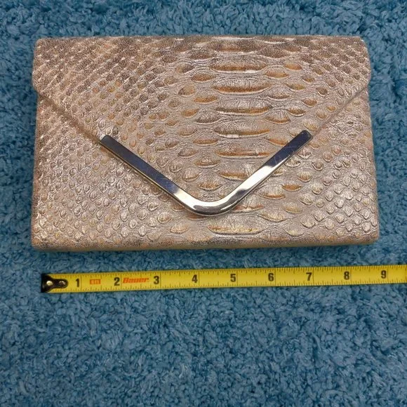 Charming Charlie RSVP Mixed Gold-Silver Hand Purse - Picture 10 of 11